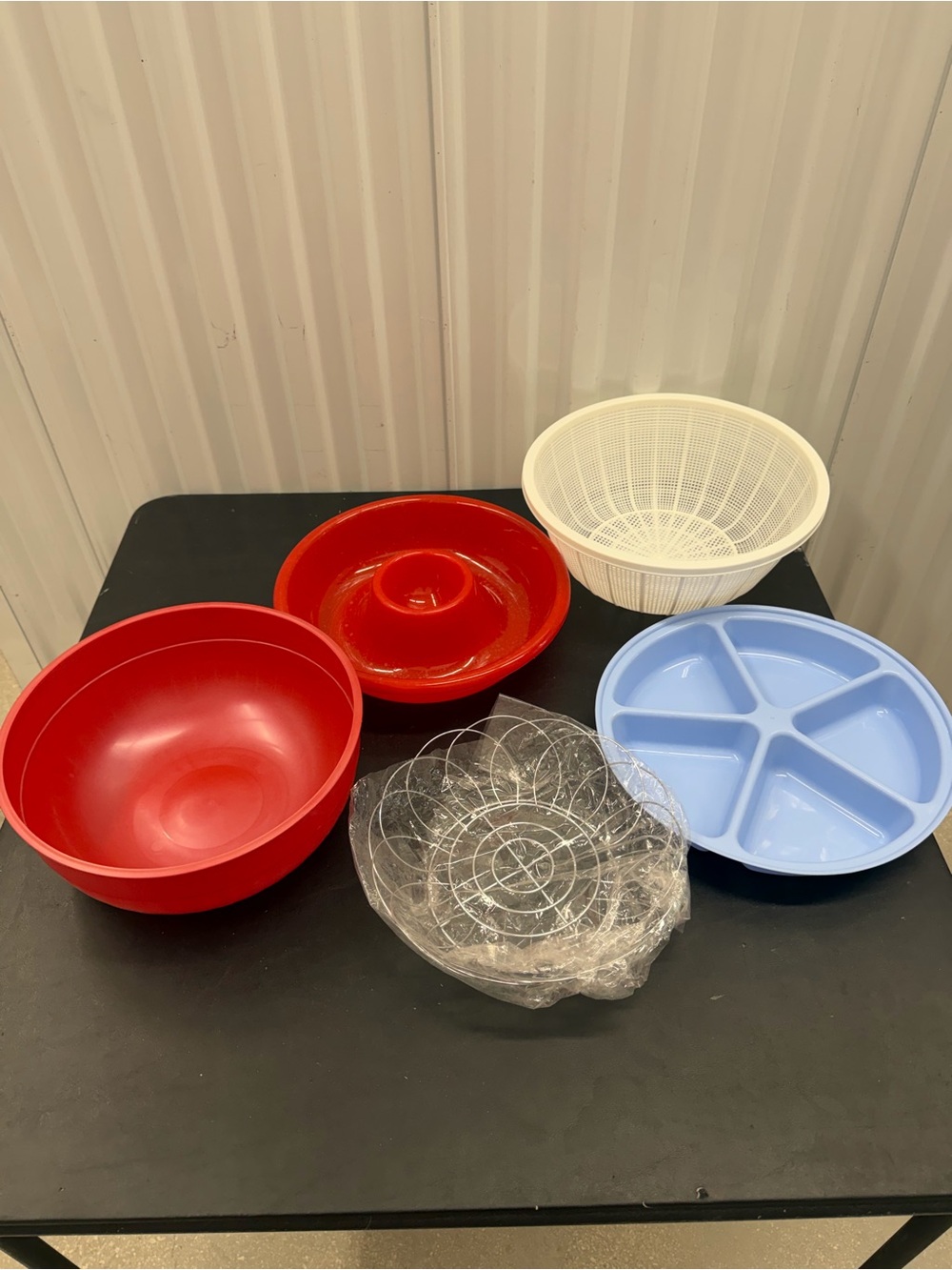 Assorted Plastic Bowl, Strainer, Divided Servers Kitchenware Set